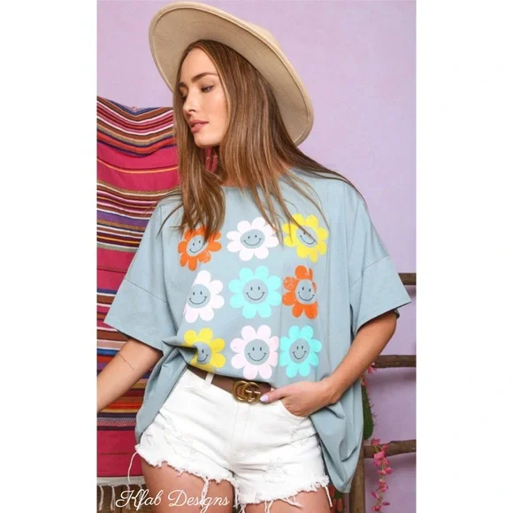 🌼LAST 1! Vintage Blue Smiley Daisy Loose Fit Graphic Tee! - Picture 9 of 10